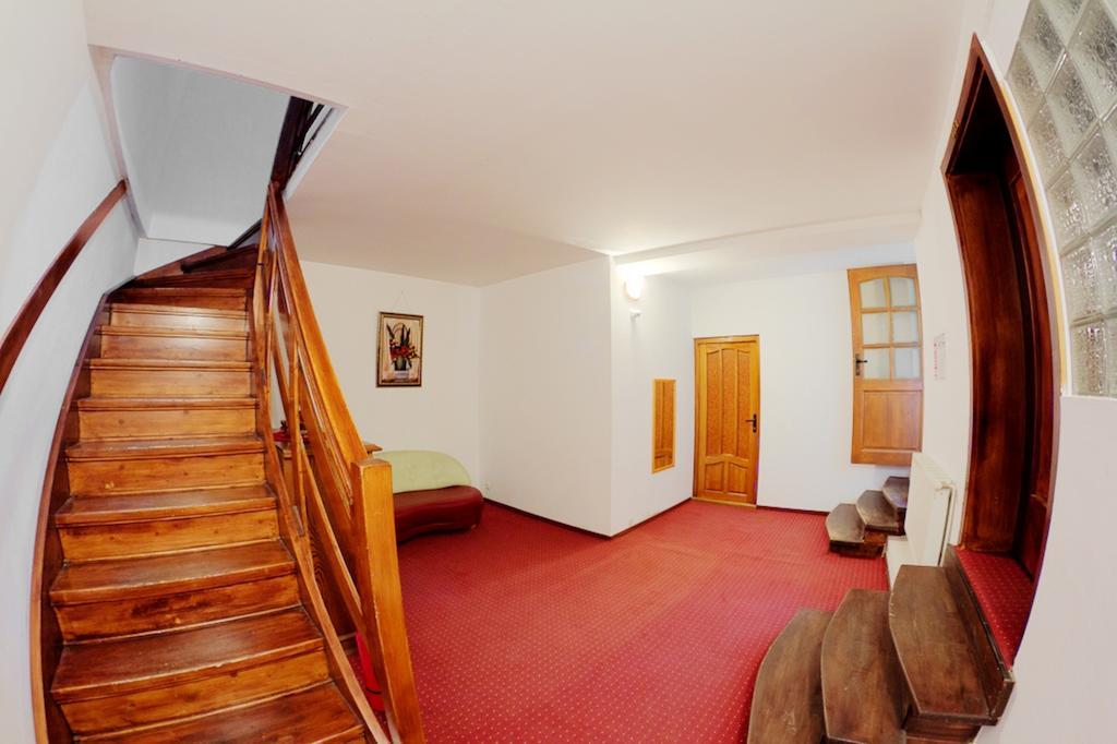 Pensiunea Cocosul Rosu Sibiu Exterior photo