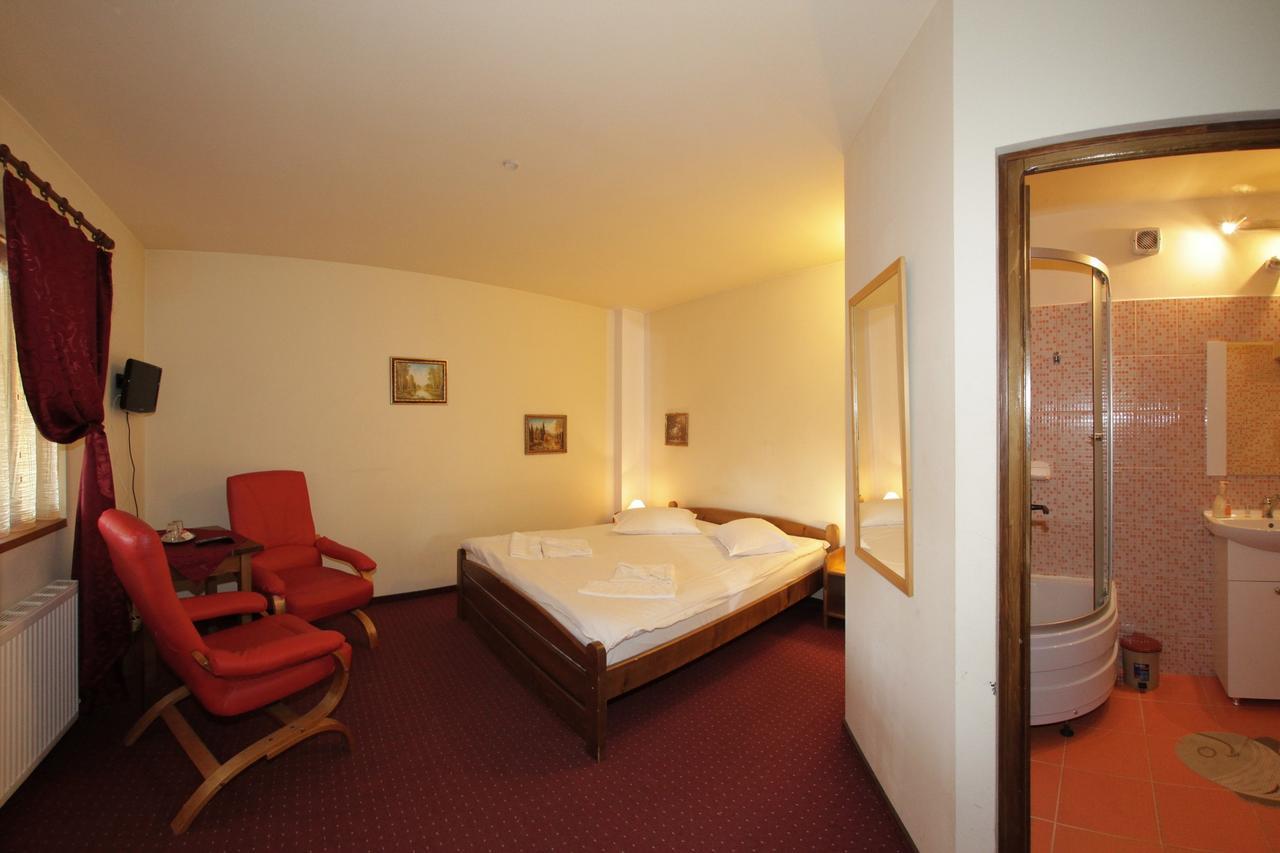 Pensiunea Cocosul Rosu Sibiu Exterior photo